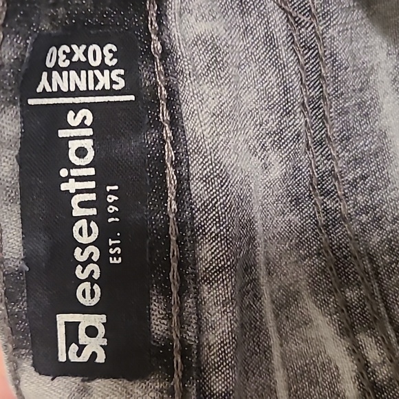 Ripped Skinny Jeans - Picture 3 of 6